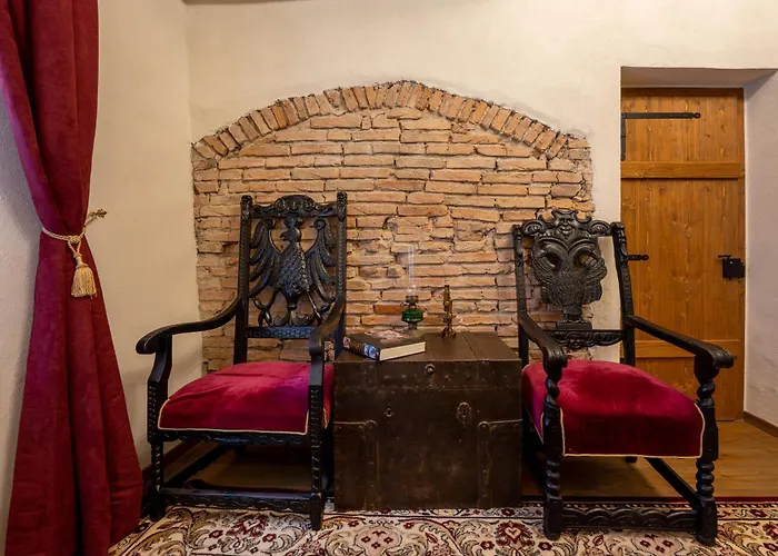 The Throne - M Museum Hotel